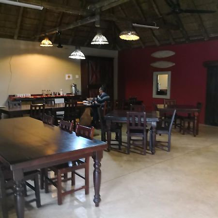 Touch Of Africa Lodge Lanseria Extérieur photo