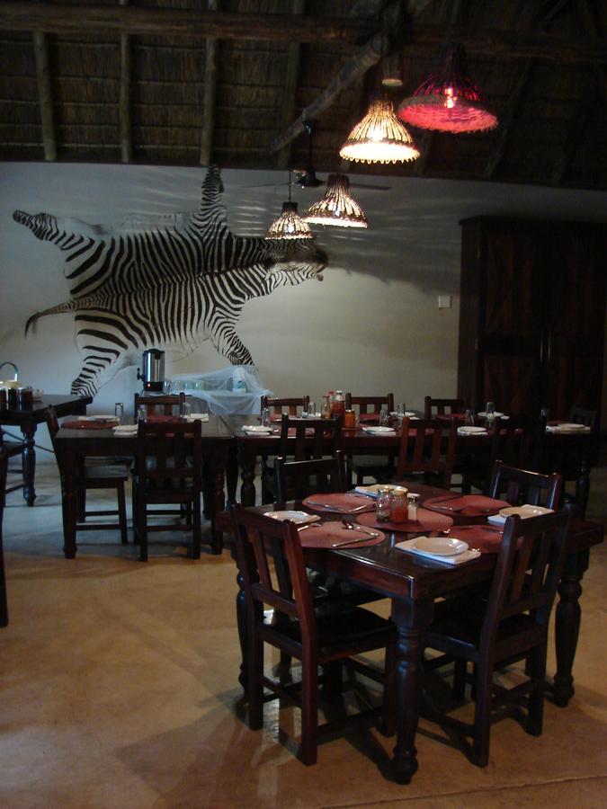 Touch Of Africa Lodge Lanseria Extérieur photo