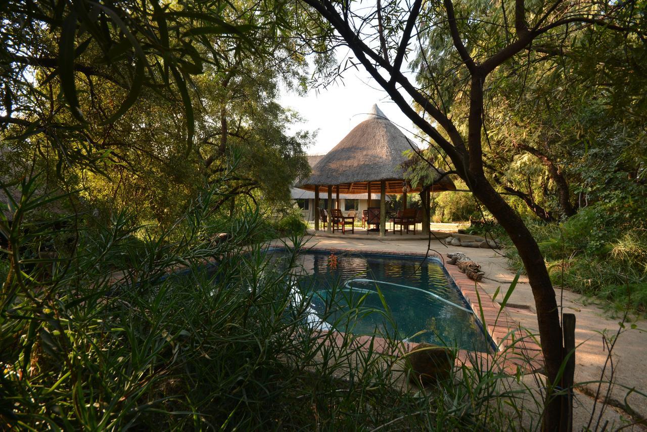 Touch Of Africa Lodge Lanseria Extérieur photo